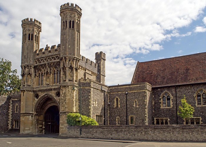 Canterbury, Dover Castle & White Cliffs Private Day Tour — All Passes Included
