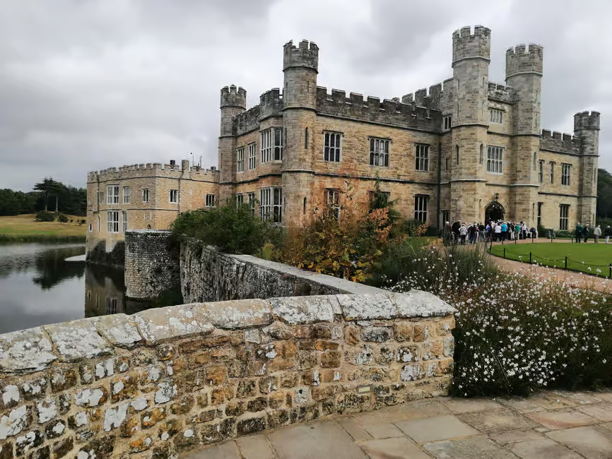 Dover Port to London Private Transfer via Dover Castle & Leeds Castle